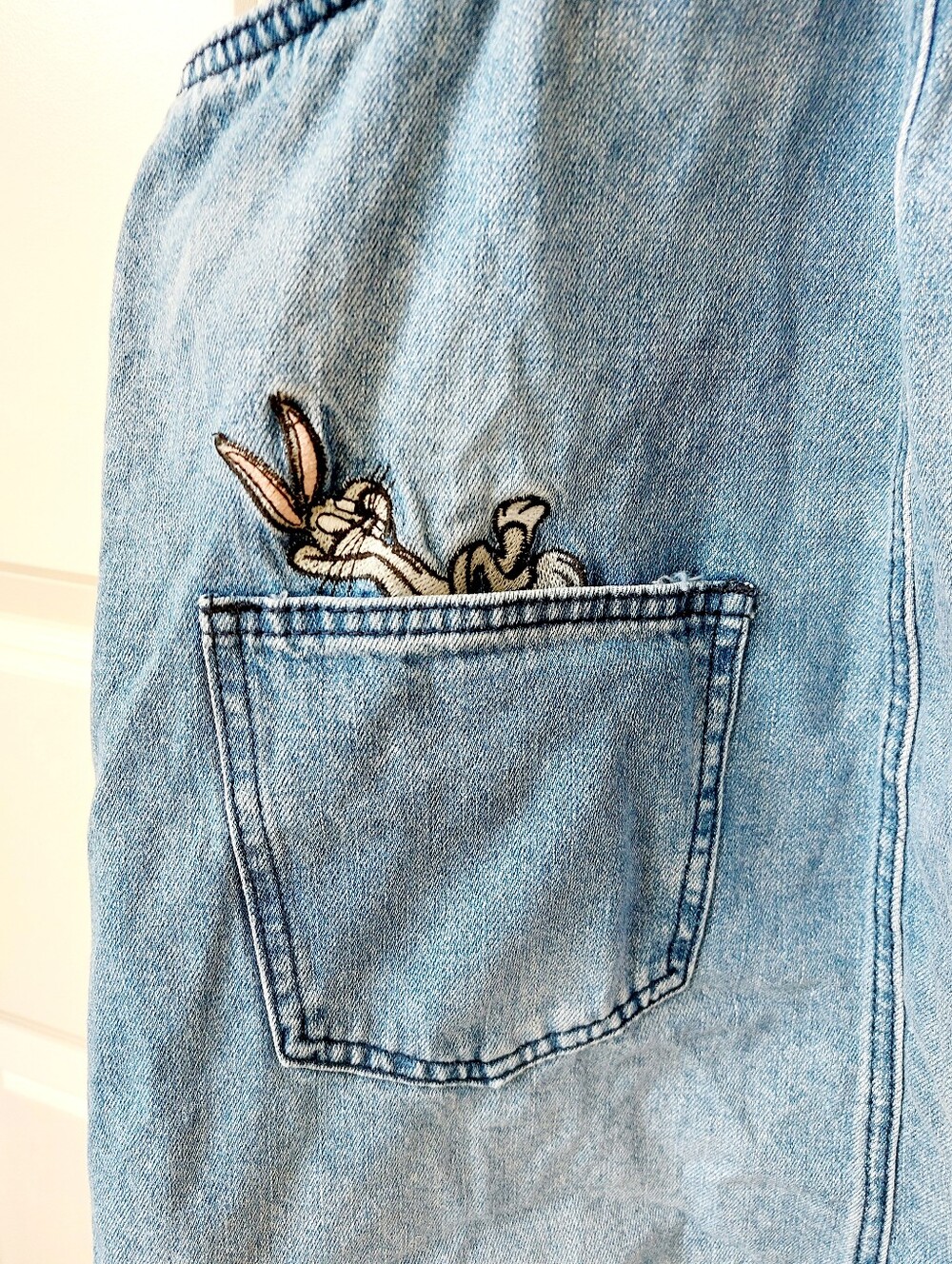 Bugs Bunny Daffy Duck Sylvester Denim Jumper Medium Adult/Jr's Looney Tunes - Picture 5 of 8